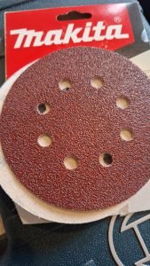 Krążek ścierny Makita P40 z wyraźnym ziarnem do szlifierki mimośrodowej
