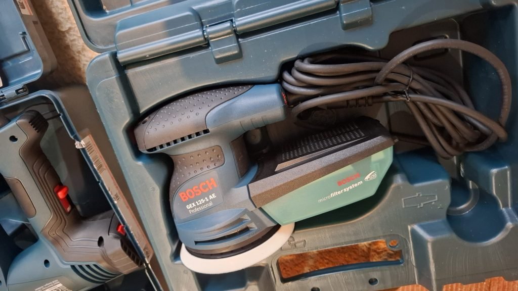 narzędzia do odnawiania drewnianych futryn